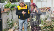 Ağacın Devrildiği Evde Ekipler Seferber Oldu