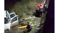 Otomobil Dereye Uçtu: 5 Yaralı!