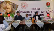 Amasya Valisi Kız Çocuklarıyla Bir Araya Geldi