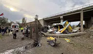 Kargo Kamyonu Köprüden Uçtu: 1 Ölü!