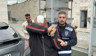 Silahlı Saldırganı Mumlukla Durdurdu