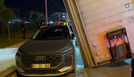 Tır Dorsesi Üç Araca Santimetrelerle Yaklaştı