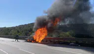 Seyir Halindeki Otomobil Alev Topuna Döndü!