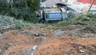 Çöp Kamyonu Şarampole Devrildi: 3 Yaralı