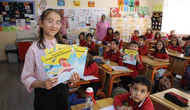 "11 Yaşındaki Yazar: Genç Kalemin İlk Hikaye Kitabı Piyasada!"