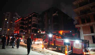 Apartman dairesinde yangın paniği: Sakinler canını kurtardı