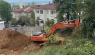 Heyelan Paniği: 6 Katlı Binanın Bahçesi Çöktü