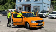 Aranan Taksi Şoförü Trafik Uygulamasında Yakalandı