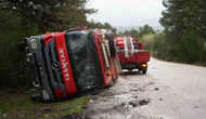 İtfaiye aracı kaza yaptı: 3 personel yaralandı