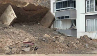 İstinat Duvarı Yıkıldı, Araç Sürüklendi