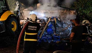 Çorum’da metruk bina alevlere teslim oldu