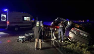 Korkutan Kaza: Otomobil Bariyerlerin Üzerinde Durabildi