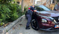 Yokuşta Geri Kayarak Ağaca Çarptı! Aynı Aileden 3 Kişi Yaralandı
