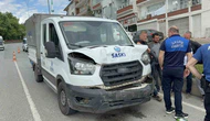 Kamyonet Otomobile Arkadan Çarptı: 1 Yaralı