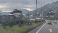 Tehlikeli Yolculuk! Kamyonet Ters Şeritte İlerledi