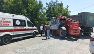 Kavşakta Kaza! İş Makinesi ile Kamyon Çarpıştı: 1 Yaralı