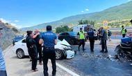 İki Otomobil Çarpıştı: 1'i Çocuk 5 Yaralı