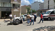 Kavşakta Kaza! Motosiklet ile Elektrikli Bisiklet Çarpıştı: 2 Yaralı