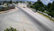 Otomobil Direğe Çarpıp Takla Attı