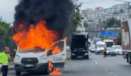 Seyir Halindeki Dolmuş Alevlere Teslim Oldu!