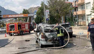 Amasya’da seyir halindeki otomobil alev alev yandı