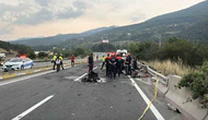 Otomobiller Kafa Kafaya Çarpıştı, 1 Ölü 2 Ağır Yaralı