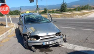 Otomobil Refüje Çarpıp Takla Attı: 5 Yaralı