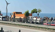 Kamyonet Karayolları Kamyonuna Çarptı: 1’i Ağır 4 Yaralı