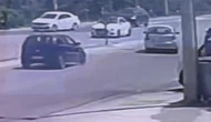 Kırmızı Işıkta Şerit Değiştiren Araç Kazaya Neden Oldu: 2 Yaralı