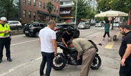 Motosiklet SUV Araca Çarptı: Sürücü Yaralandı