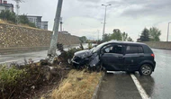 Otomobil Direğe Çarptı, 3 Yaralı