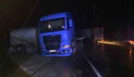 Yağış Kazayı Beraberinde Getirdi: İki Tır Çarpıştı!