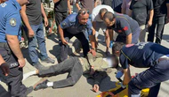 Motosiklet Otomobille Çarpıştı: 2 Yaralı, 1’inin Durumu Ağır!
