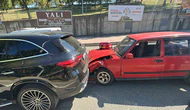Tofaş Lüks SUV’a Arkadan Çarptı: 1 Yaralı