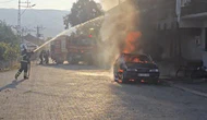 Araçtaki Yangın 2 Katlı Binaya Sıçradı!