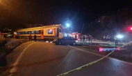 Tren Otomobile Çarptı: 5 Yaralı!