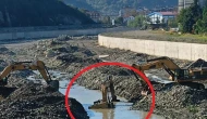 İş makinesi suya gömüldü