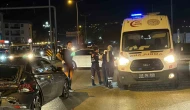 Kırmızı ışıkta duran otomobile kamyon çarptı: 2 yaralı