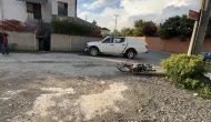 Motosiklet kamyonete çarptı: 2 ağır yaralı