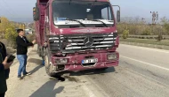 Arıza yapan otomobile kamyon çarptı: 1 ağır yaralı