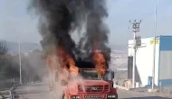 Aynı noktada yarım saat arayla iki kamyon yandı