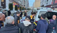 Minibüsün açılan kapısına çarpan motosikletli savruldu: 1 yaralı