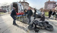 Ciple çarpışan motosikletli yaralandı