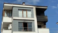 Apartmanda korkutan yangın: 5 kişi dumandan etkilendi