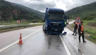 Amasya’da kontrolden çıkan tır karşı şeride geçti: 1 yaralı