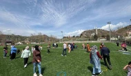 Çocuklar ve aileleri stadyumda buluştu, oyun oynayarak eğlendi