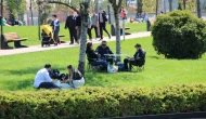 Çorum’da havanın ısınması ile vatandaşlar Millet Bahçesi’ne akın etti