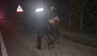 Kimlik kontrolü sırasında kaçtı, peşinden koşan polislerle beraber bataklığa düştü