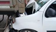 Hafif Ticari Araç Tırla Çarpıştı, Bir Kişi Yaralandı!