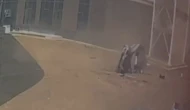Taklalar atarak durabildi